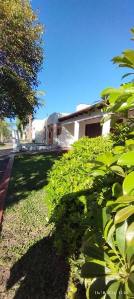 - Casa Jacarandá-50 mts de la avenida principal- 3 cuadras de la playa